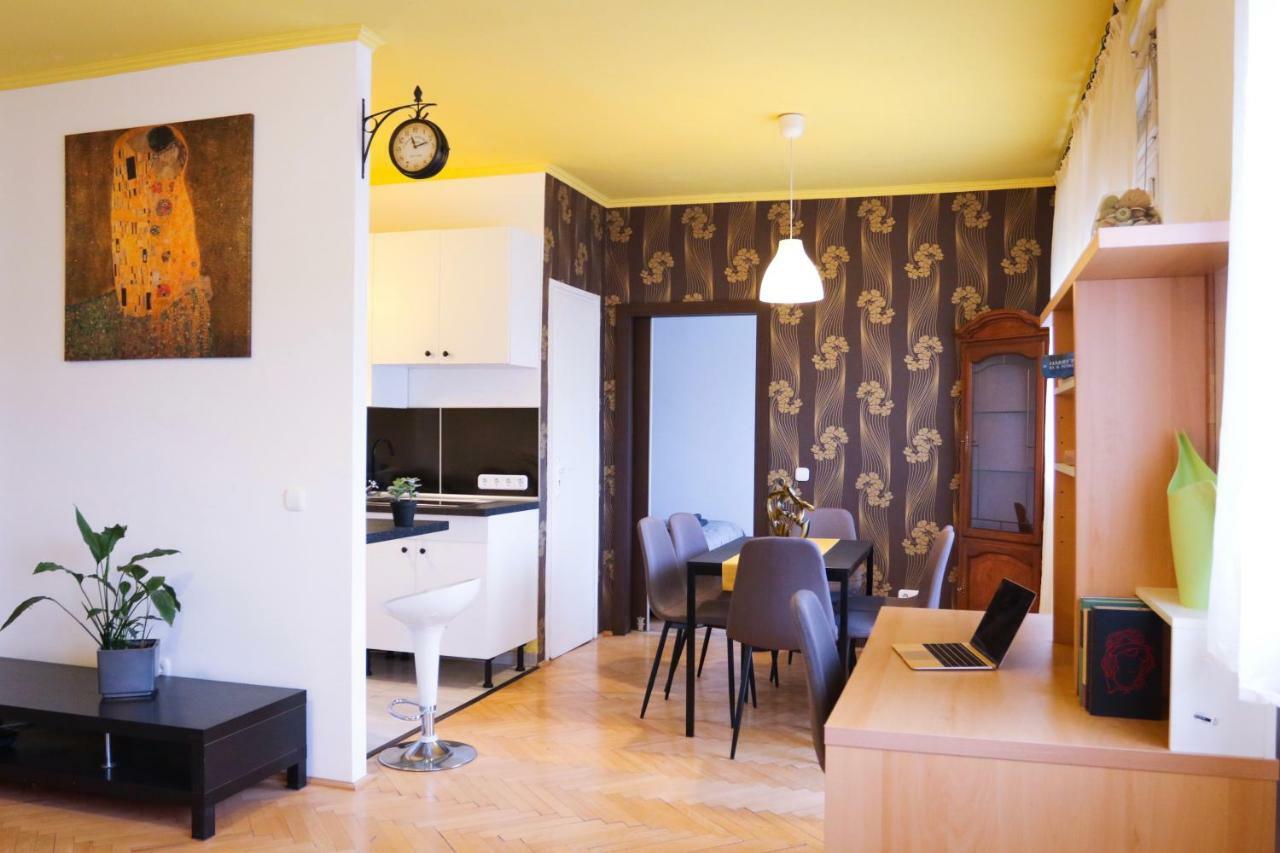 Palace Apartman - Minaret, Егер Екстериор снимка